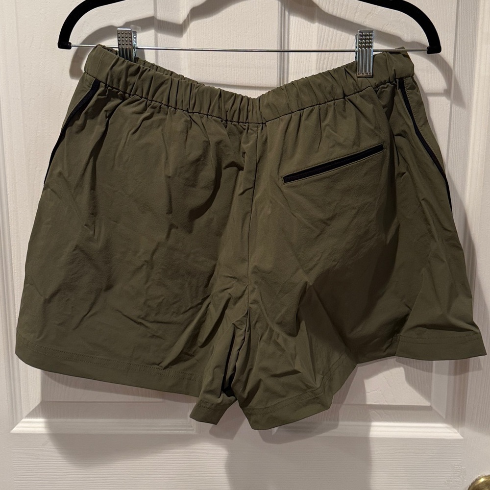 EVERLANE Women’s The Anywhere Barrel Short in Green NWT - Picture 4 of 4